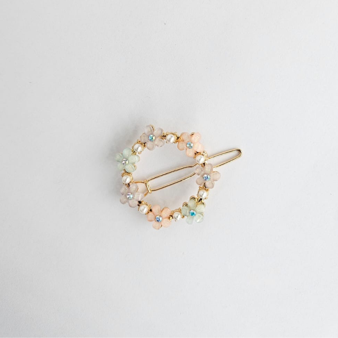 Pack of 4 Hair Clips - Elegant and Versatile Styling Accessories